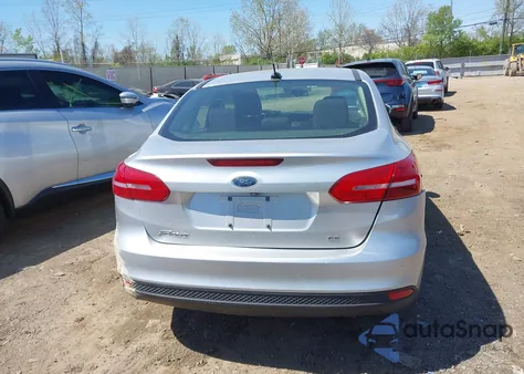 2017 Ford Focus Se z USA, uszkodzony, nr VIN 1FADP3F23HL286837